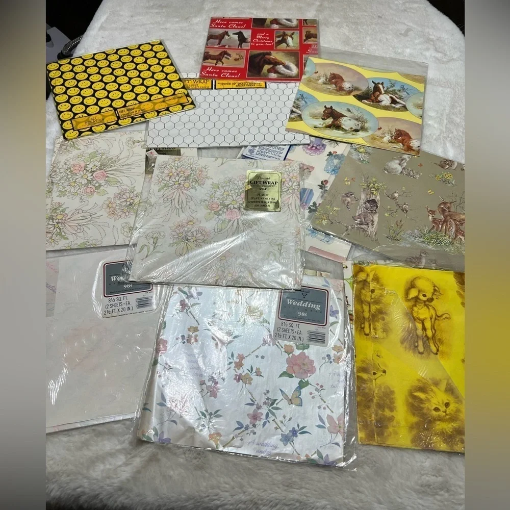 Wildlife Red Farm Studio,  Smiley faces, wedding horses gift wrap sheets lot